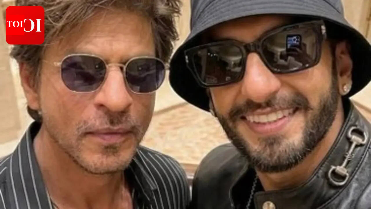 Shah Rukh Khan and Ranveer Singh's selfie sparks frenzy; fans say 'Badshah and Dhurandhar together' - PICS |