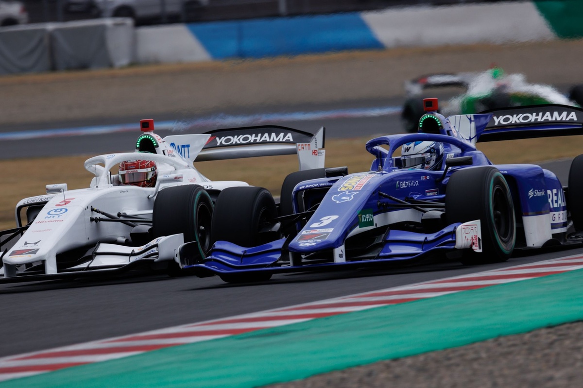 How Super Formula deals with the problem F1 has been unable to solve