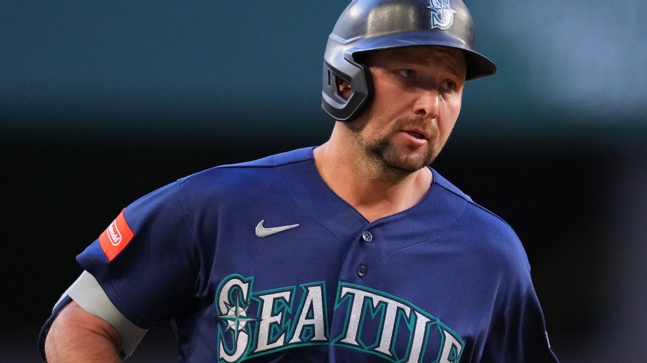 Seattle Mariners catcher Cal Raleigh hits first HR of season