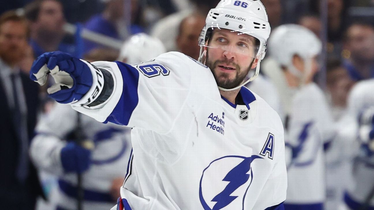 Nikita Kucherov nets 400th career goal in Lightning's loss