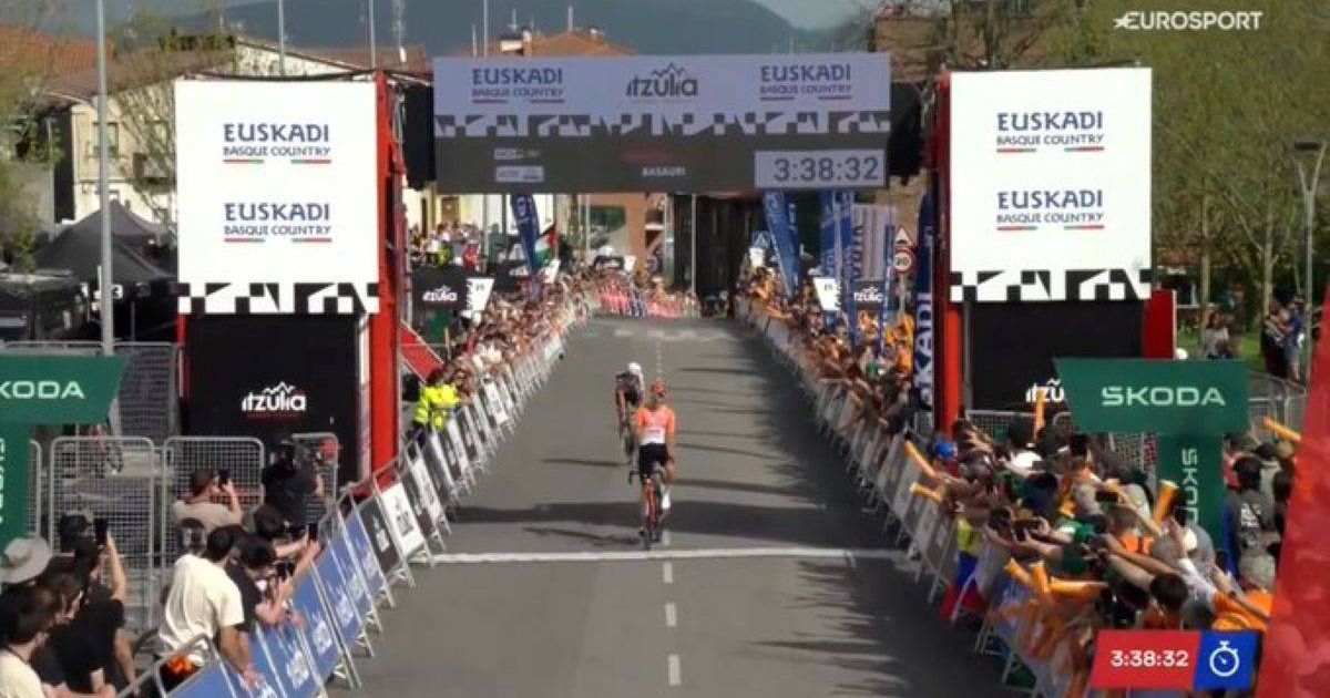 Paul Seixas extends Basque Country lead