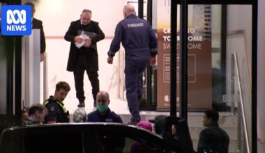 Homicide squad detectives investigating death of man in Box Hill