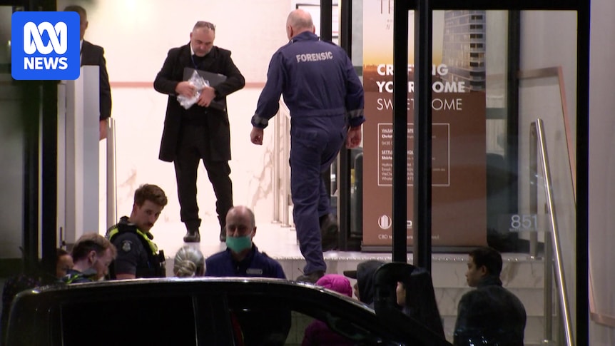 Homicide squad detectives investigating death of man in Box Hill