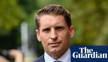 Ben Roberts-Smith entitled to presumption of innocence but ‘none of us are above the law’, Andrew Hastie says | Ben Roberts-Smith