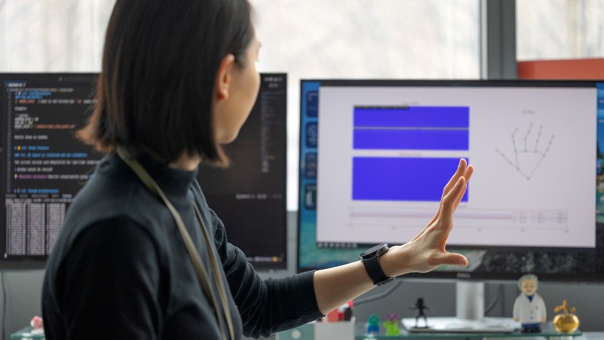 Your Smartwatch Can Track Your Gestures Like Minority Report - Here’s How