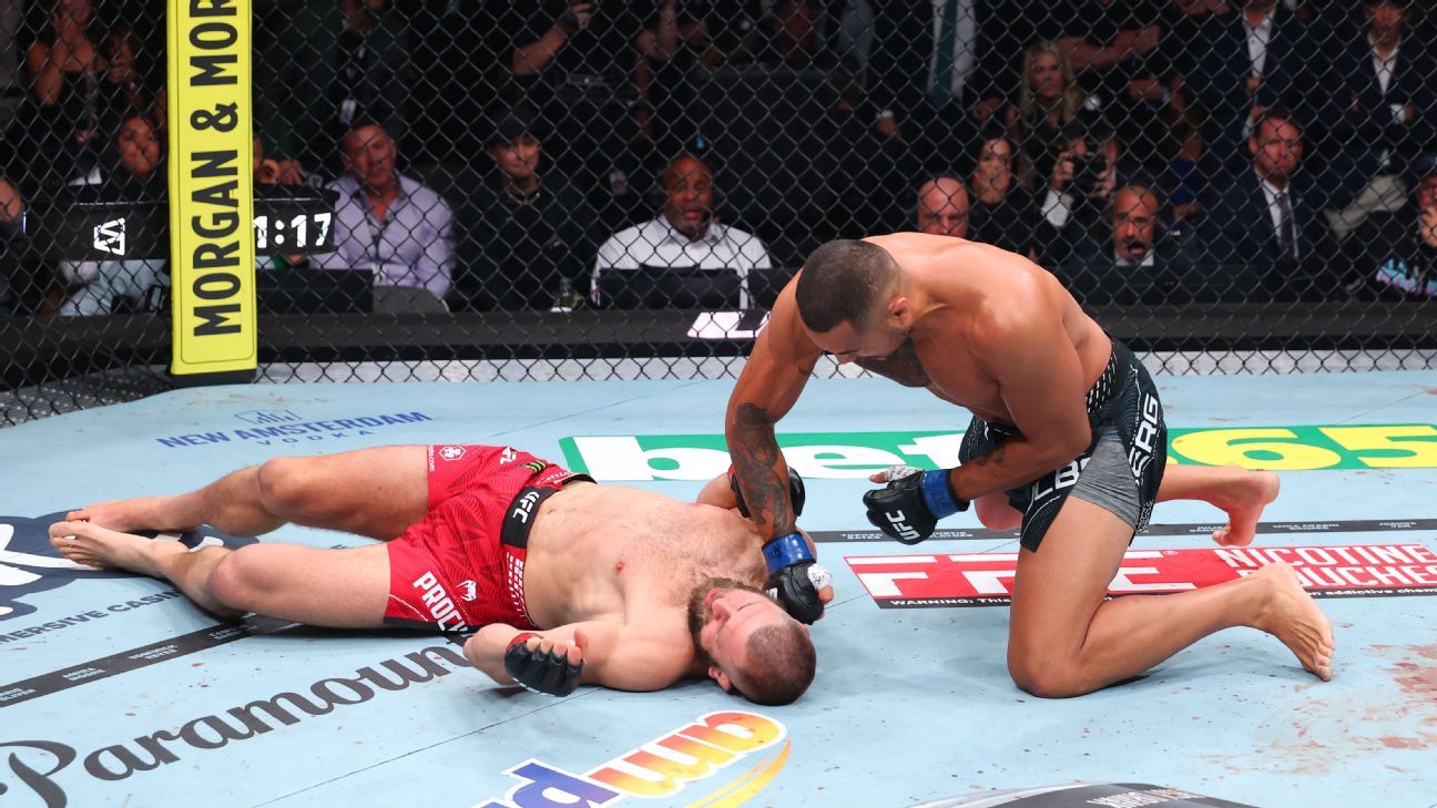 Badly hobbled, Ulberg stuns Prochazka in wild KO at UFC 327
