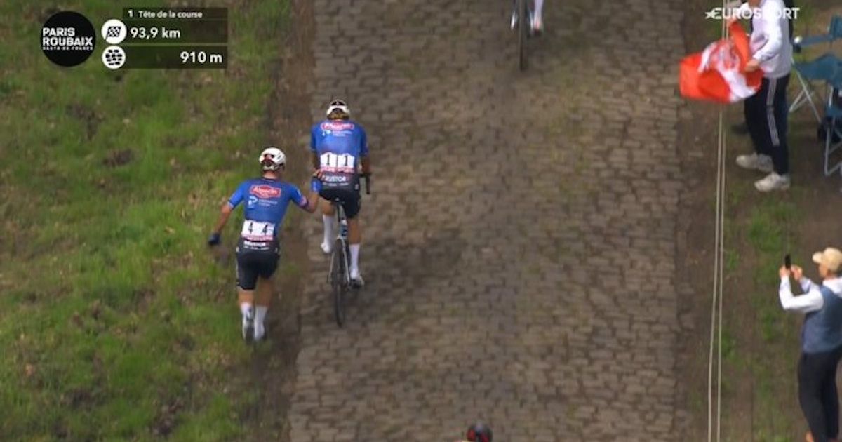 Christoph Roodhooft accepts blame after Van der Poel pedal incident: "Very stupid of me"