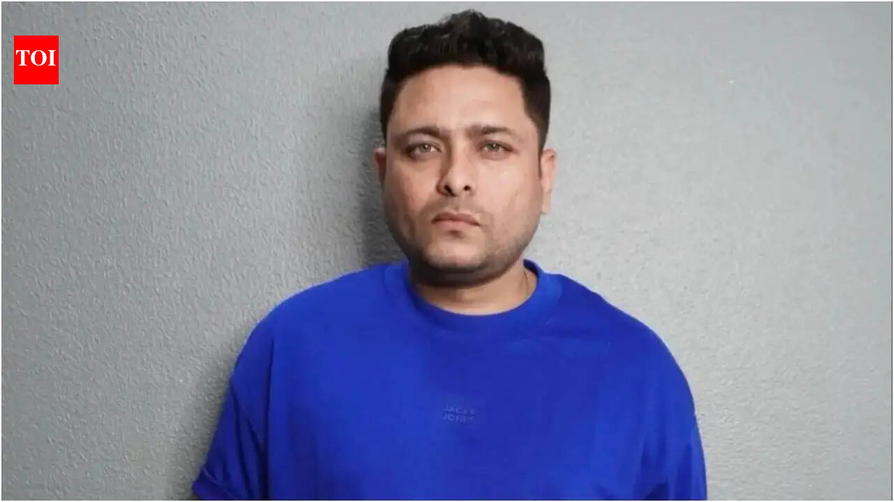 'Dhurandhar' actor Aditya Uppal confesses he grew up watching him on VCR: 'Standing next to him felt like an achievement' |