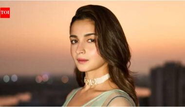 Alia Bhatt: ‘When will you live?’: Sadhguru questions Alia Bhatt's 9 hour sleep habit as she admits, 'I love sleeping' | Hindi Movie News