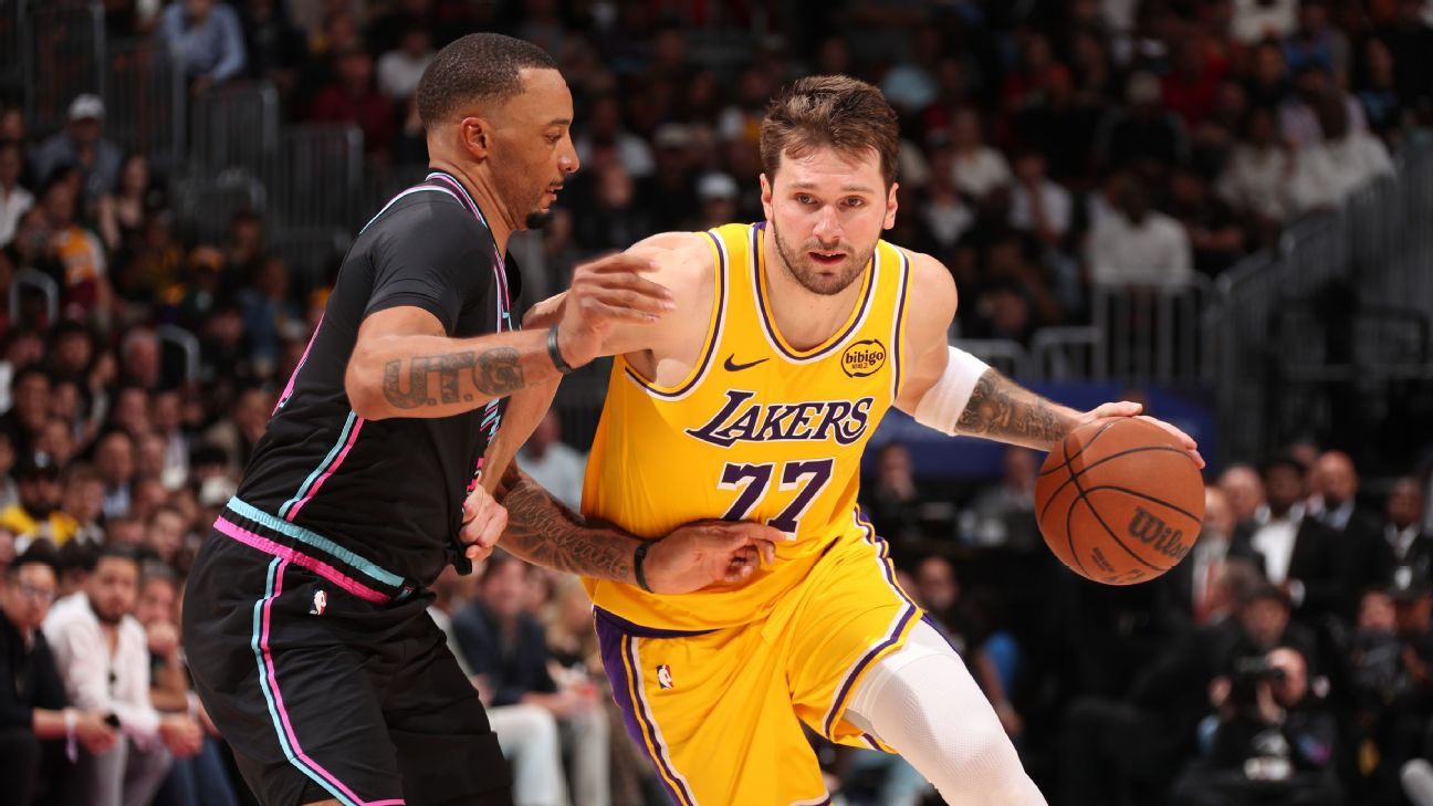 Doncic to return from Spain on Friday; status still unknown