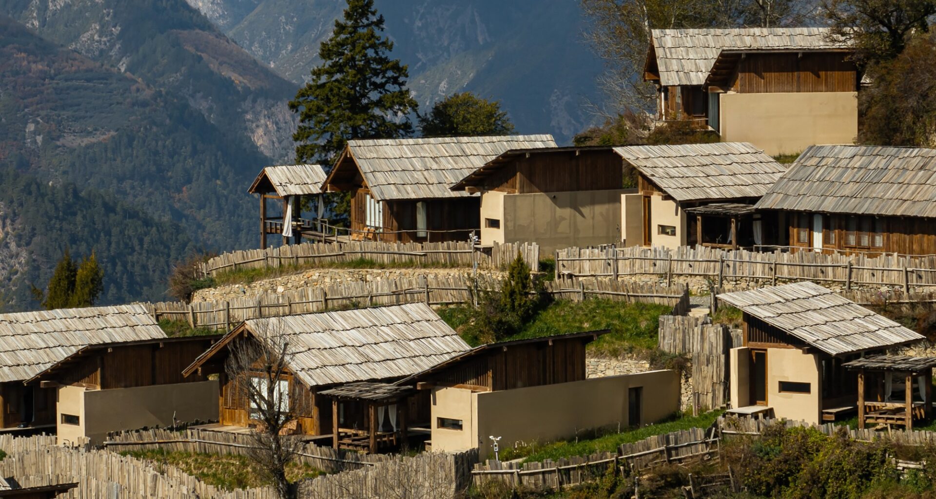 Songtsm Travel Hotel Jiuzhai / Thinking Design