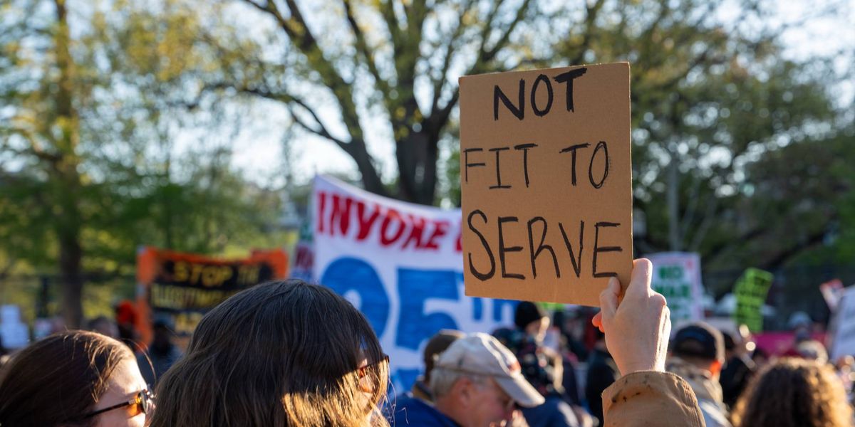 ‘A Constitutional Emergency’: Psychiatric Experts Say Congress Must Confront Mentally Unstable Trump