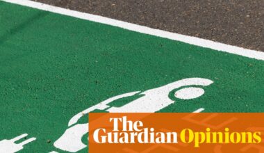 Politicians and media can’t imagine a fossil-fuel free world - and it’s holding Australians back from huge EV savings | Adam Morton