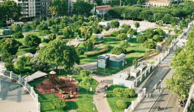 Reimagining the Complete Neighborhood through Urban Renaturing