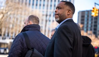 Ex-NBA player Damon Jones expected to become 1st person to plead guilty in gambling sweep