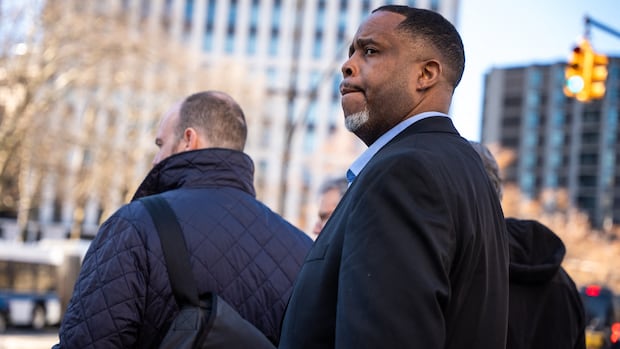 Ex-NBA player Damon Jones expected to become 1st person to plead guilty in gambling sweep