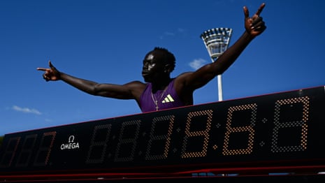 Gout Gout clocks 19.67 seconds to set new 200m Australian record – video
