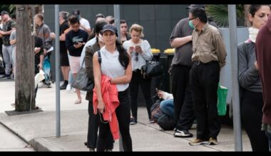 Wall Street Journal announces the era of the “mega layoff”