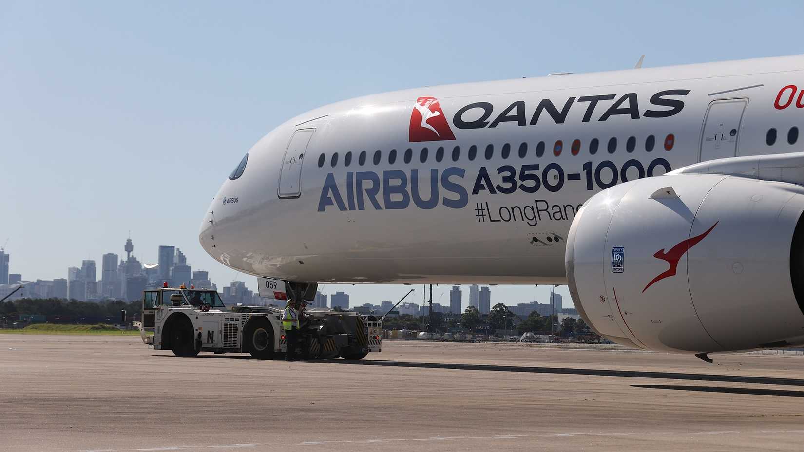 A350-1000 Qantas Airbus MSN59 close up - Sydney departure_AI-EVE-2481-04-020 (1)