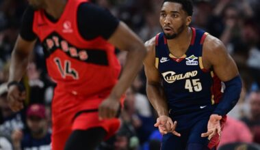 Cavaliers' Mitchell extends NBA-record streak of 30-point games to 9 in series openers