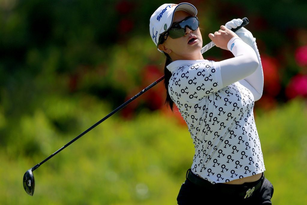Sei Young Kim blows all but 2 strokes of 8-shot lead in L.A.