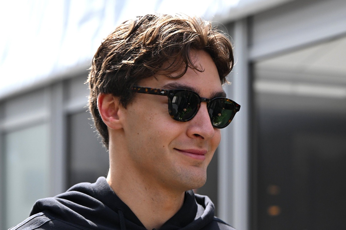 George Russell returns to karting roots with Toto and Susie Wolff during F1 break