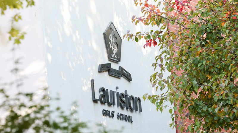 Teachers fight for higher pay and improved conditions at top Melbourne school