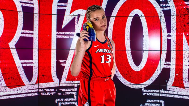 Arizona Signs Guard Karolina Ulan
