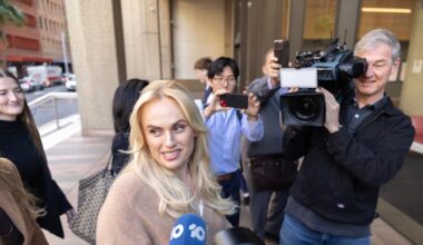 Explosive texts in defamation case
