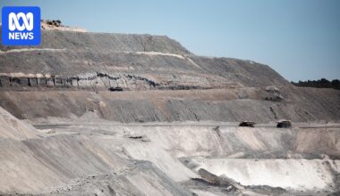 Collie job cuts spark calls for WA's struggling coal miners to merge