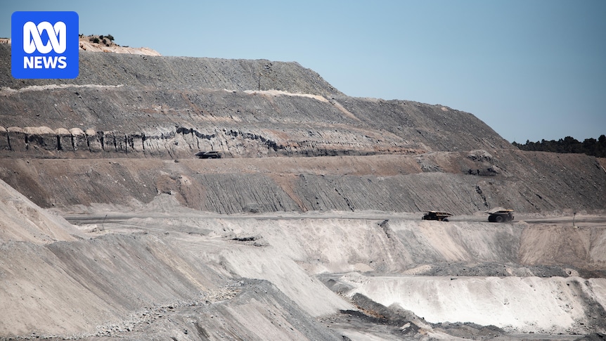 Collie job cuts spark calls for WA's struggling coal miners to merge