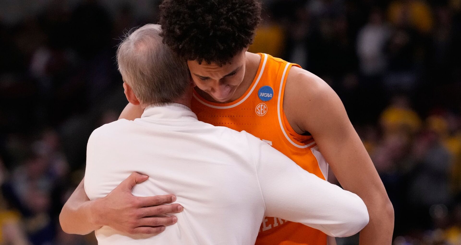 Tennessee forward Nate Ament declares for the NBA draft after 1 season