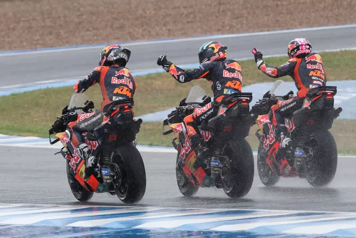 Brad Binder, Red Bull KTM Factory Racing, Pedro Acosta, Red Bull KTM Factory Racing