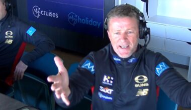 Gold Coast coach Damien Hardwick unleashes on umpires after costly decision in Hawthorn Hawks loss