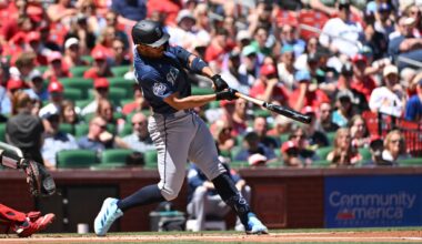 Mariners rally to win slugfest over Cardinals 11-9