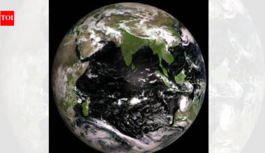 “Bharat hits different”: Russian satellite Roscosmos image shows India in mysterious green glow; social media flooded with reactions |