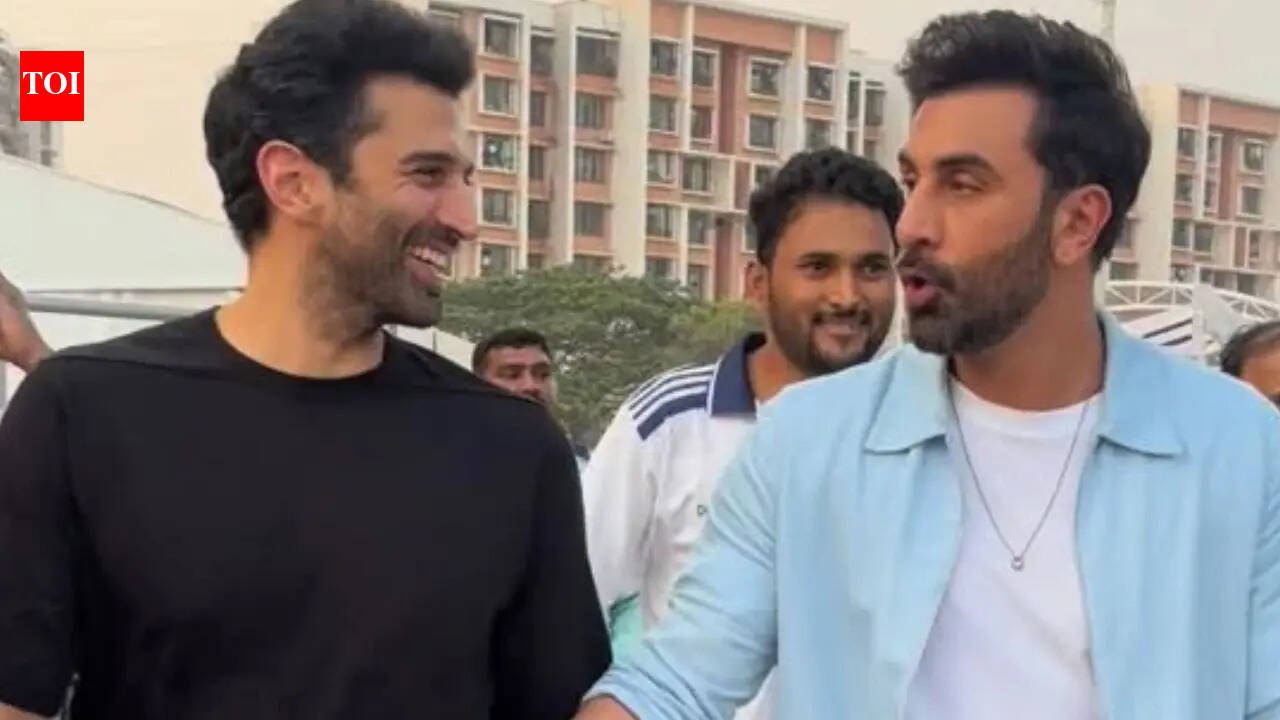 Ranbir Kapoor and Aditya Roy Kapur spotted together at Mumbai event; VIRAL reunion has fans demanding ‘YJHD 2’ | Hindi Movie News