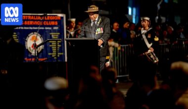 RSL Australia to review Welcome to Country policies after elders booed on Anzac Day