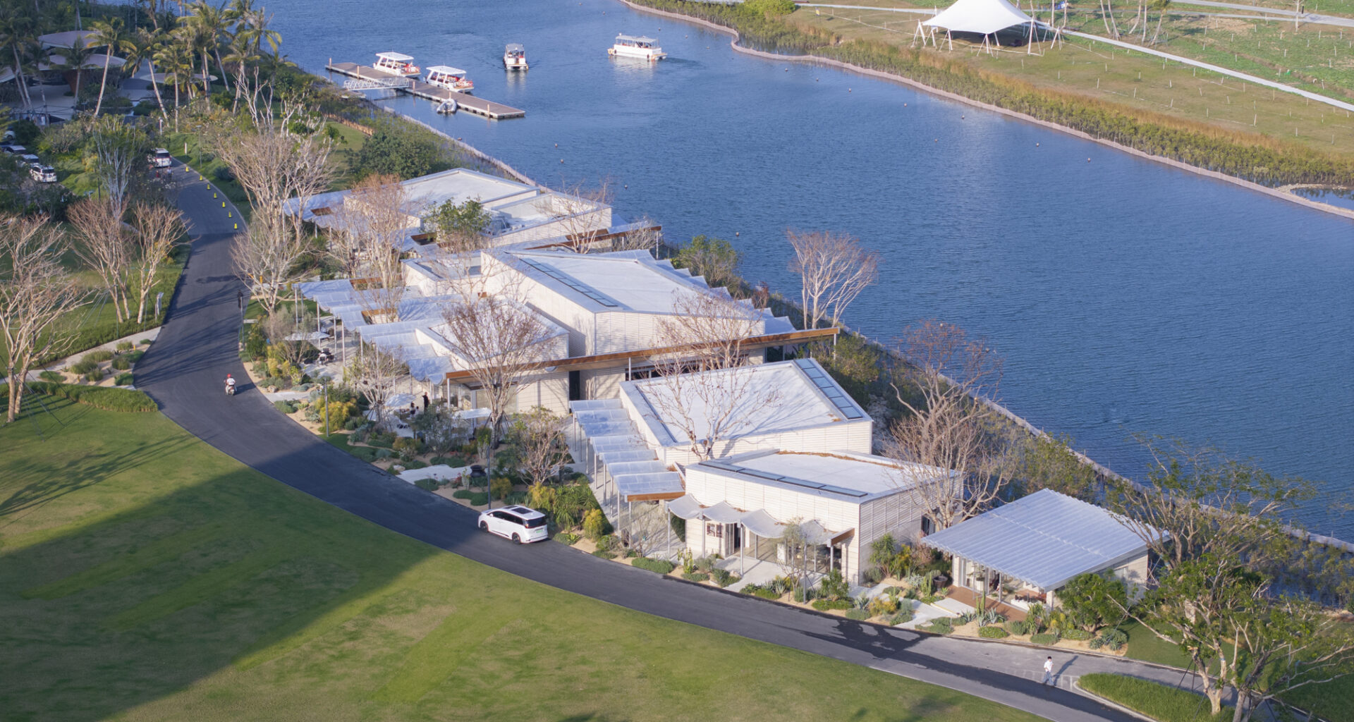 Sanya CR Land Haitang Bay Waterfront Center / Vari Architects