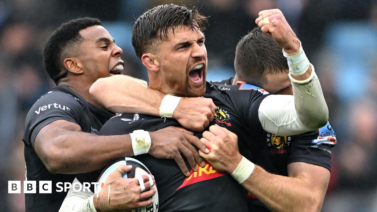 Henry Slade celebrates a try for Exeter
