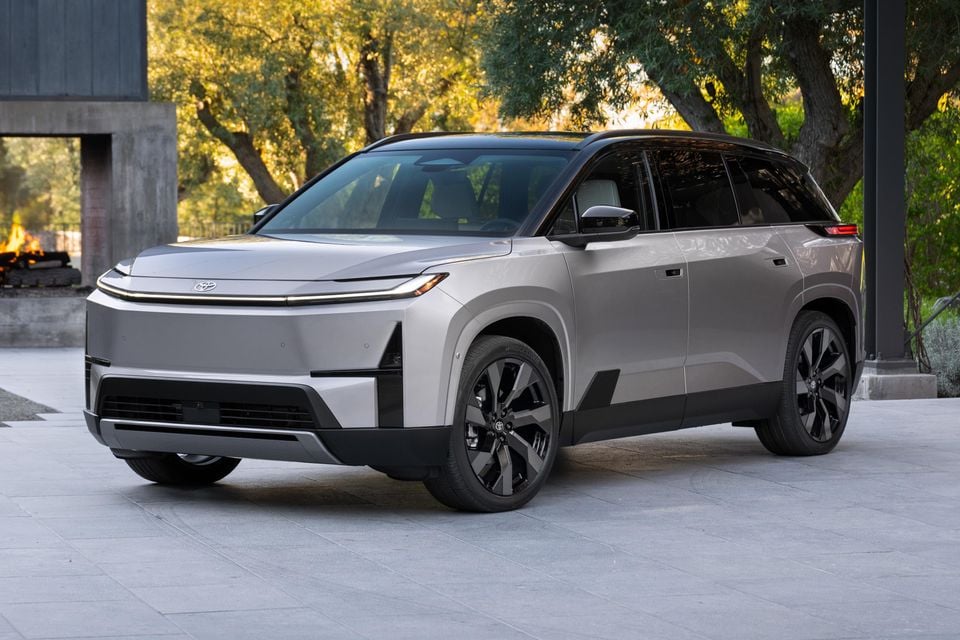 2027 Toyota Highlander BEV