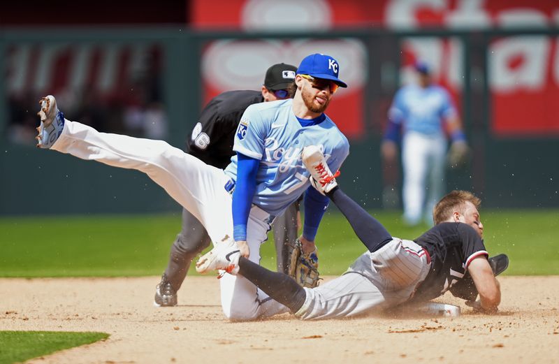 MLB roundup: Eight-run 5th propels Braves to rout of Diamondbacks