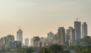 Energy Shock Prompts Analysts to Cut India's GDP Growth Forecasts