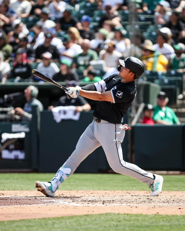 Munetaka Murakami of the Chicago White Sox hits a two-run home run during an away game against the Athletics at Sutter Health Park in Sacramento, California, on the 20th, for the 2026 Major League Baseball (MLB) season. /Photo=Chicago White Sox official SNS