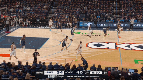 Jalen Green drive past Isaiah Hartenstein