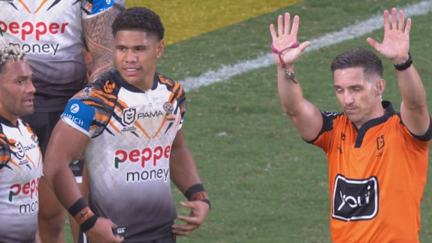 Luke Laulilii is sent to the sin bin.