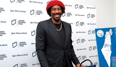 Basketball player Amar’e Stoudemire talks to press during a reception launching Stoudemire Wines held by the Jewish National Fund at Ronald S. Lauder JNF House, Feb. 20, 2018 in New York City. – Astrid Stawiarz/Getty Images for Stoudemire Wines