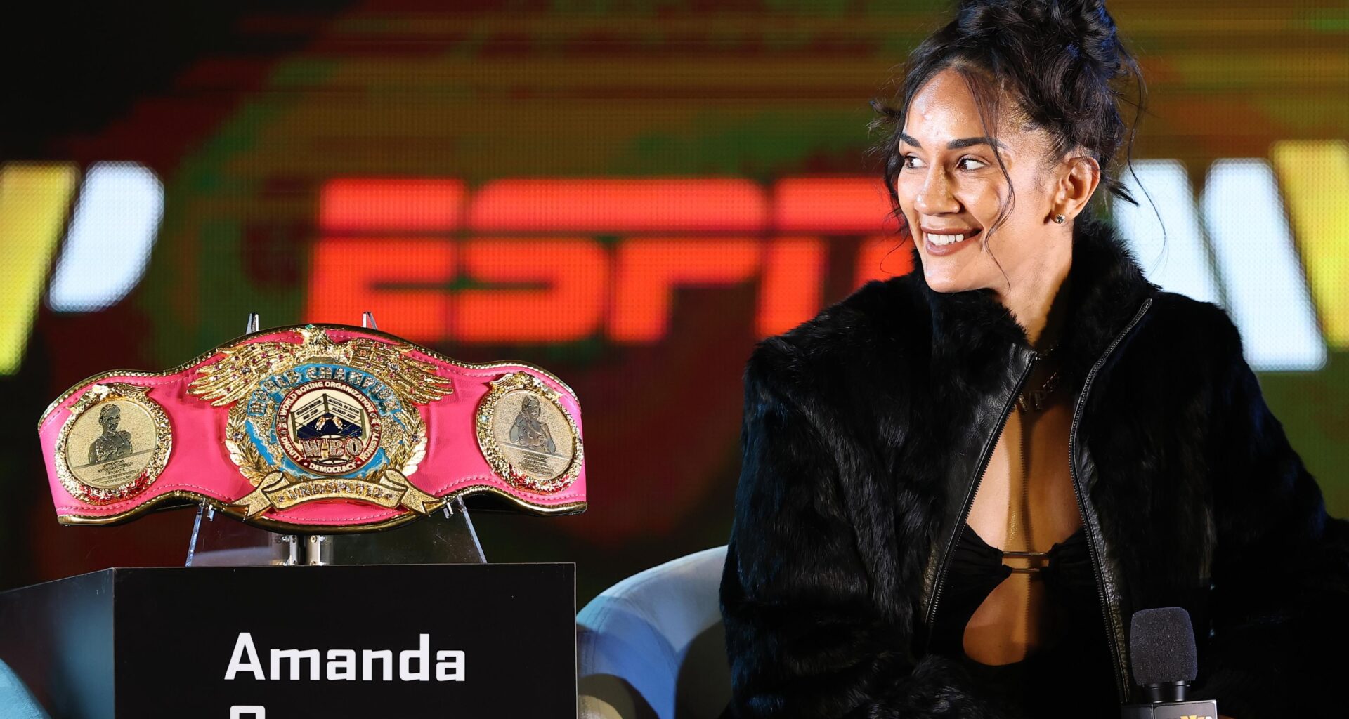 Amanda Serrano to Defend Titles vs. Cheyenne Hanson on Boxing Fight Card Featuring Holly Holm