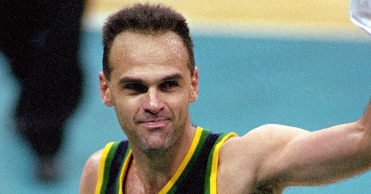 Oscar Schmidt, Basketball Hall of Famer from Brazil, dies at 68