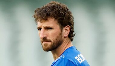 Western Bulldogs name team to play Sydney Swan as injuries overshadow 2016 premiership reunion